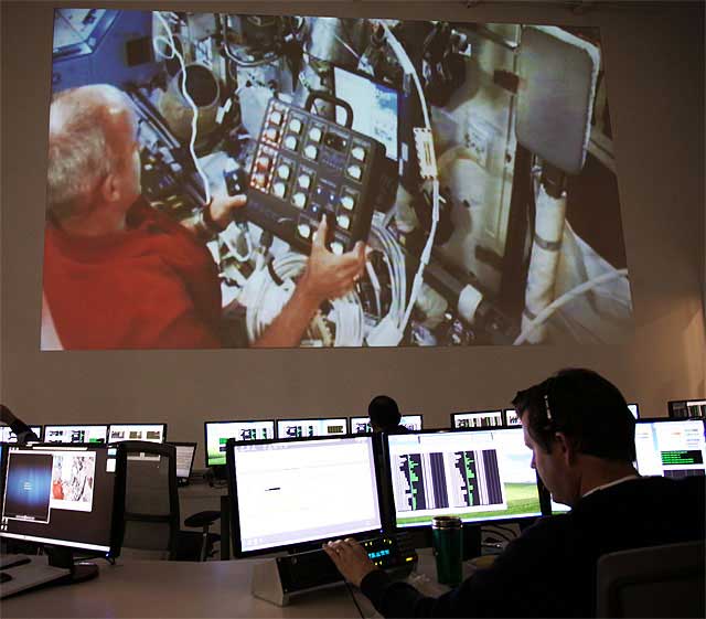 100328-ISS-CommSyst-1