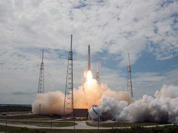 Falcon 9 liftoff from Cape Canaveral