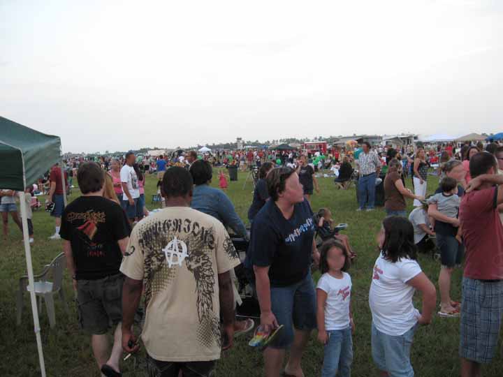 crowd1