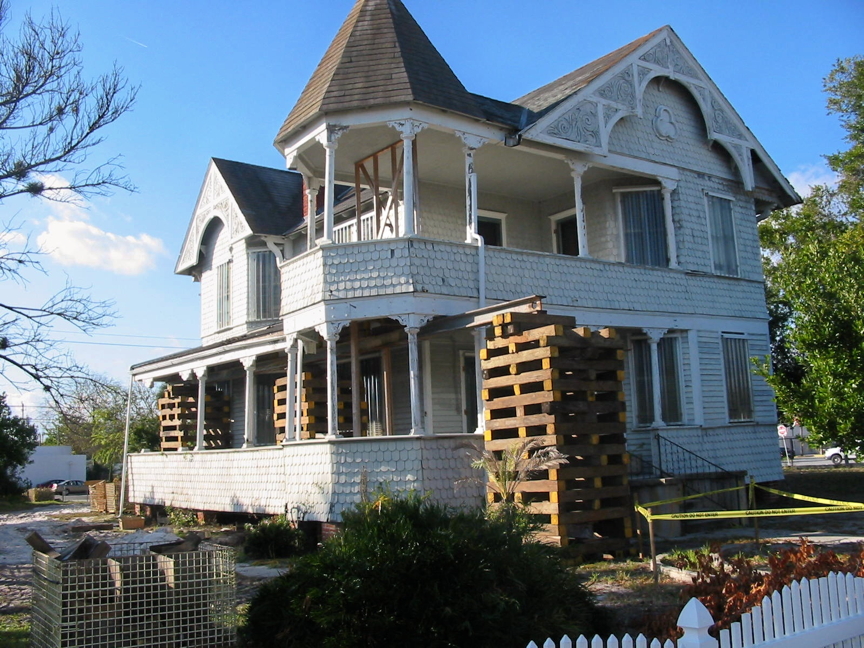 Stabilization work on house from south east. Stabilization work on house from south east.