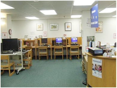 The Mims/Scottsmoor Library computer Area